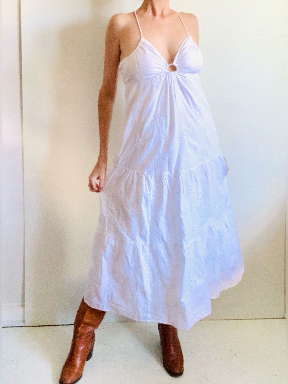 Gorgeous 100% Cotton White Eyelet Dress, Sweet cross tie back🤍🤍🤍